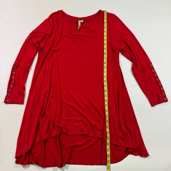 Comfy USA Long Sleeve Tunic Shirt Red Button Cuff Details - Picture 6 of 6